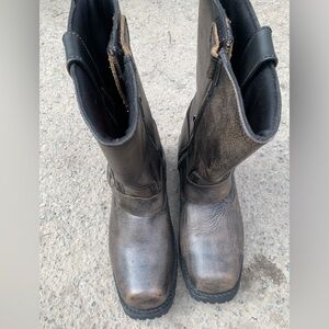 - Milwaukee Leather Men's Distressed Brown Leather Classic Motorcycle Boots